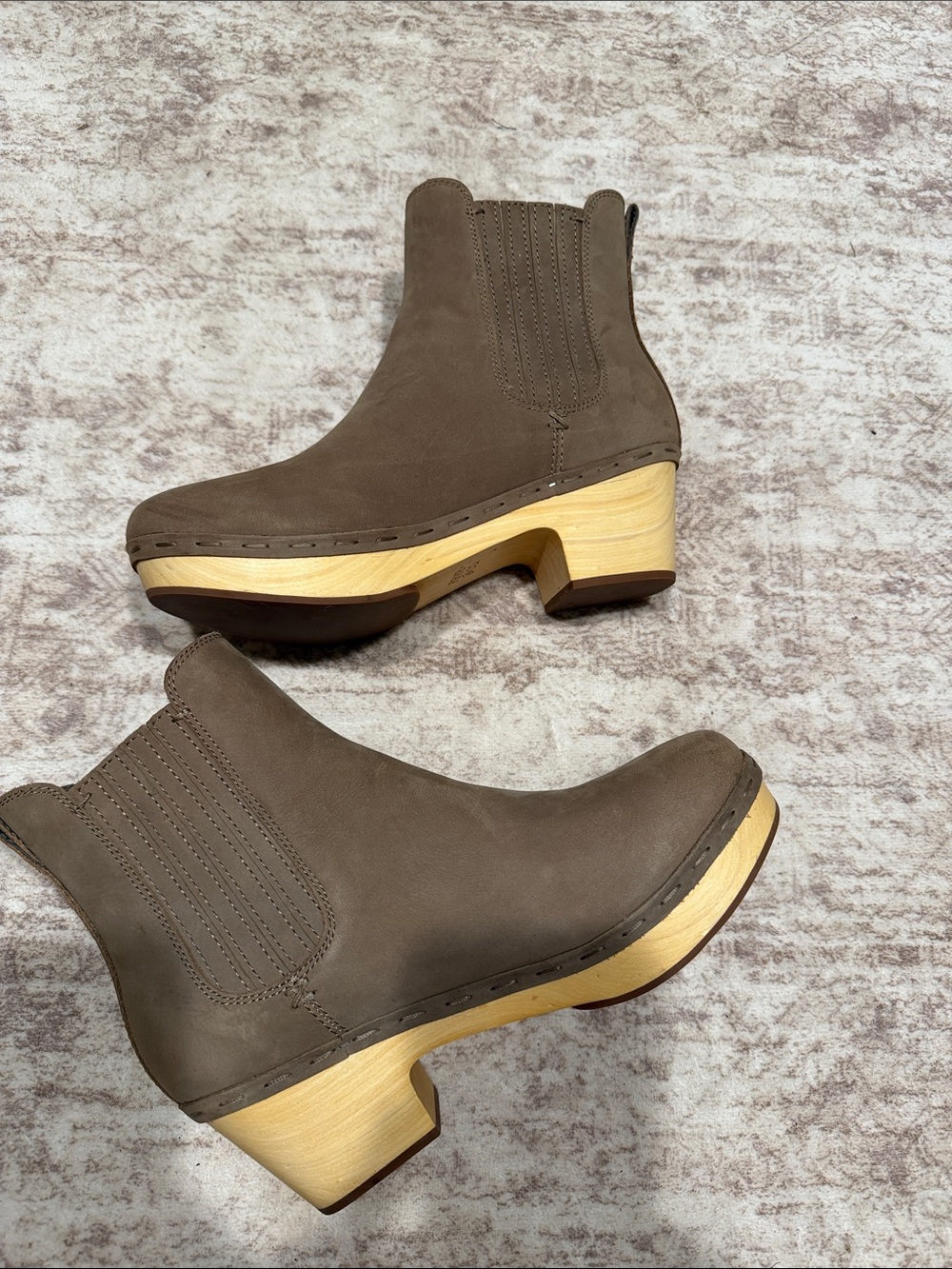 Frye & Co Women's Taupe Chelsea Clog Boots